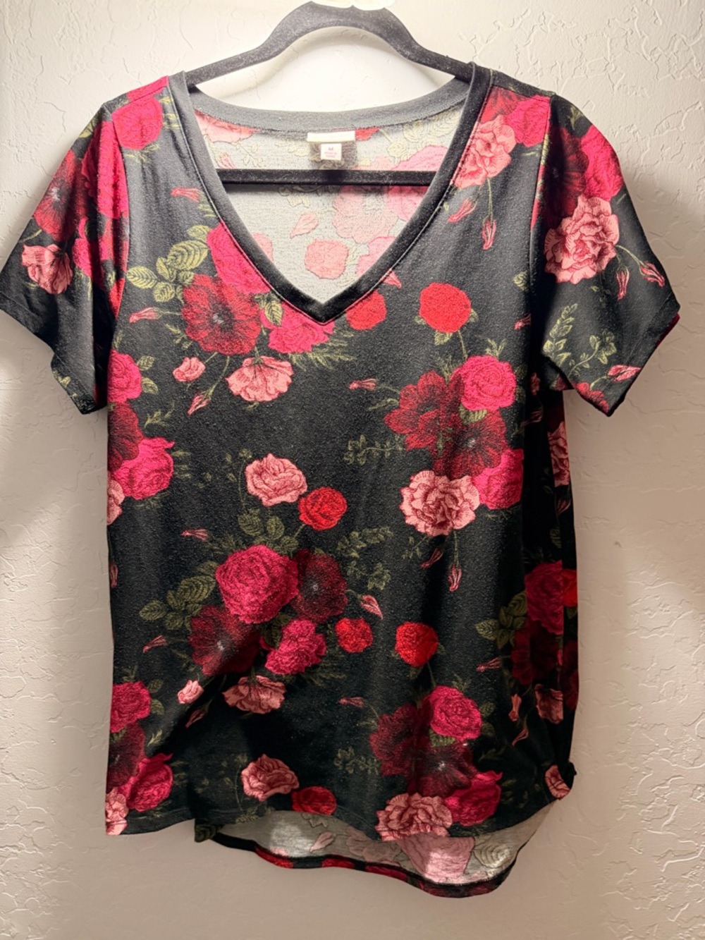 LuLaRoe Black V-Neck Top with Red & Pink Rose Print